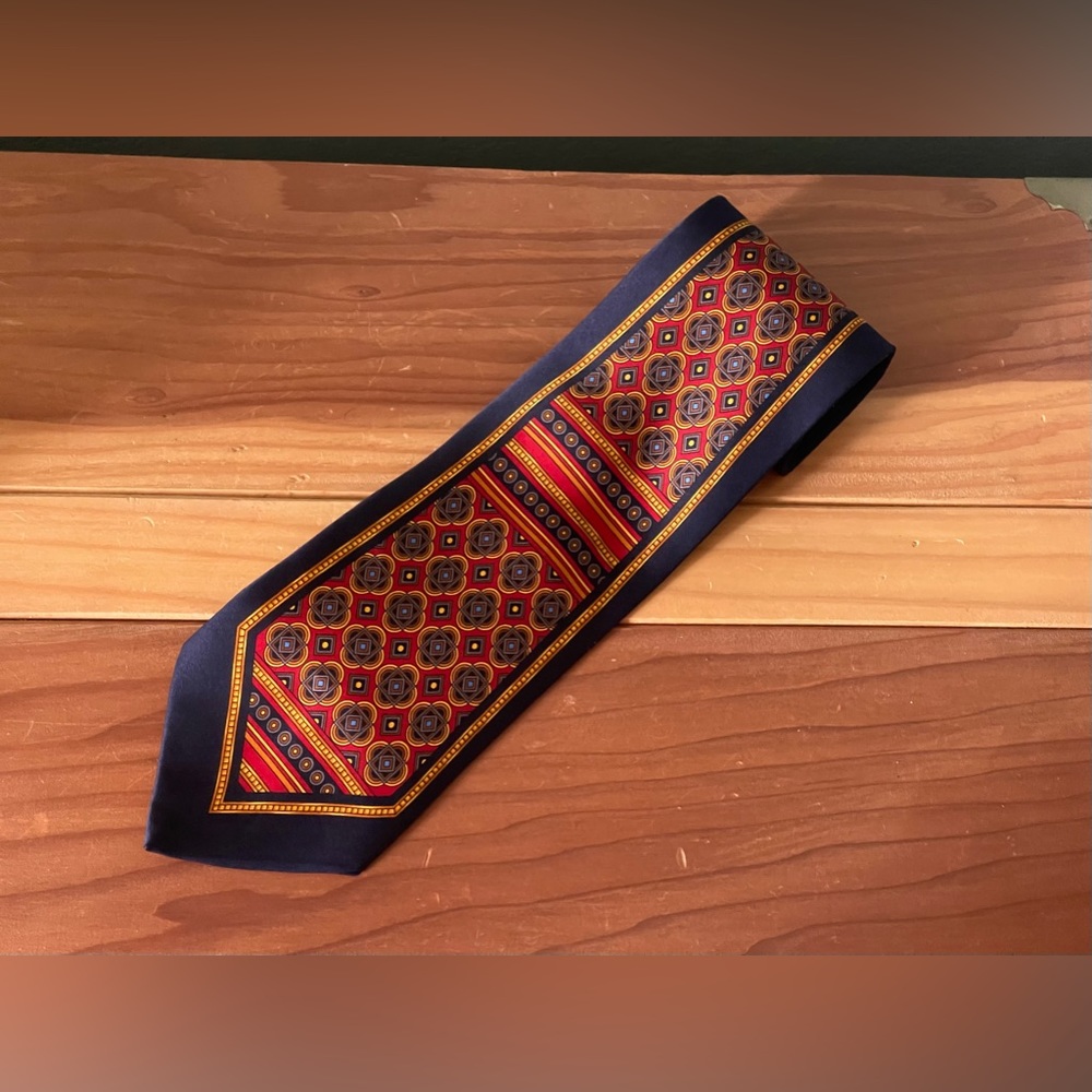 Pertini Hand Made Italy Men's  Multicolored 100% Silk Tie 59”